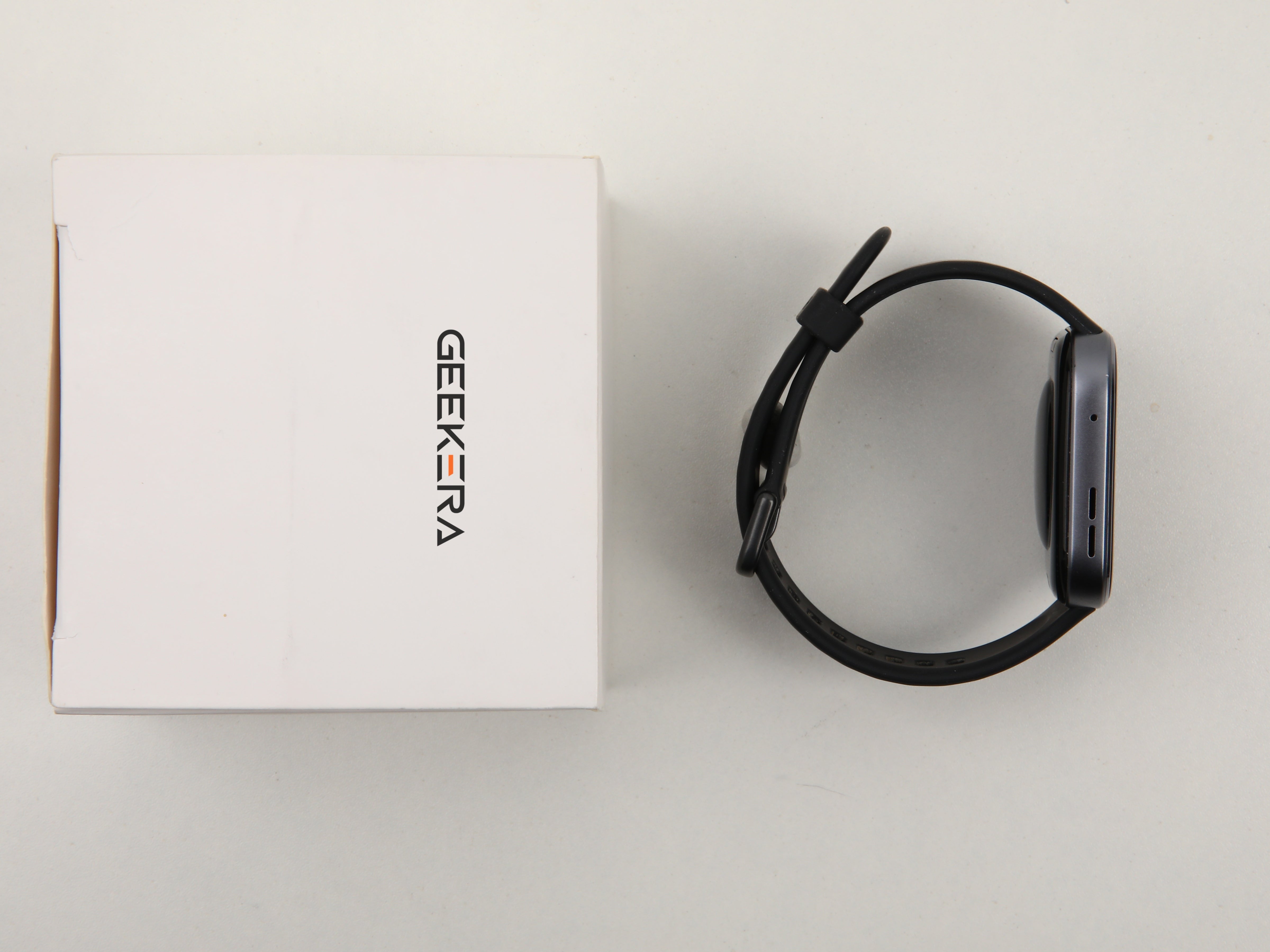 Smart Watch Fits for Android and IPhone, IP68, for Gift, Black