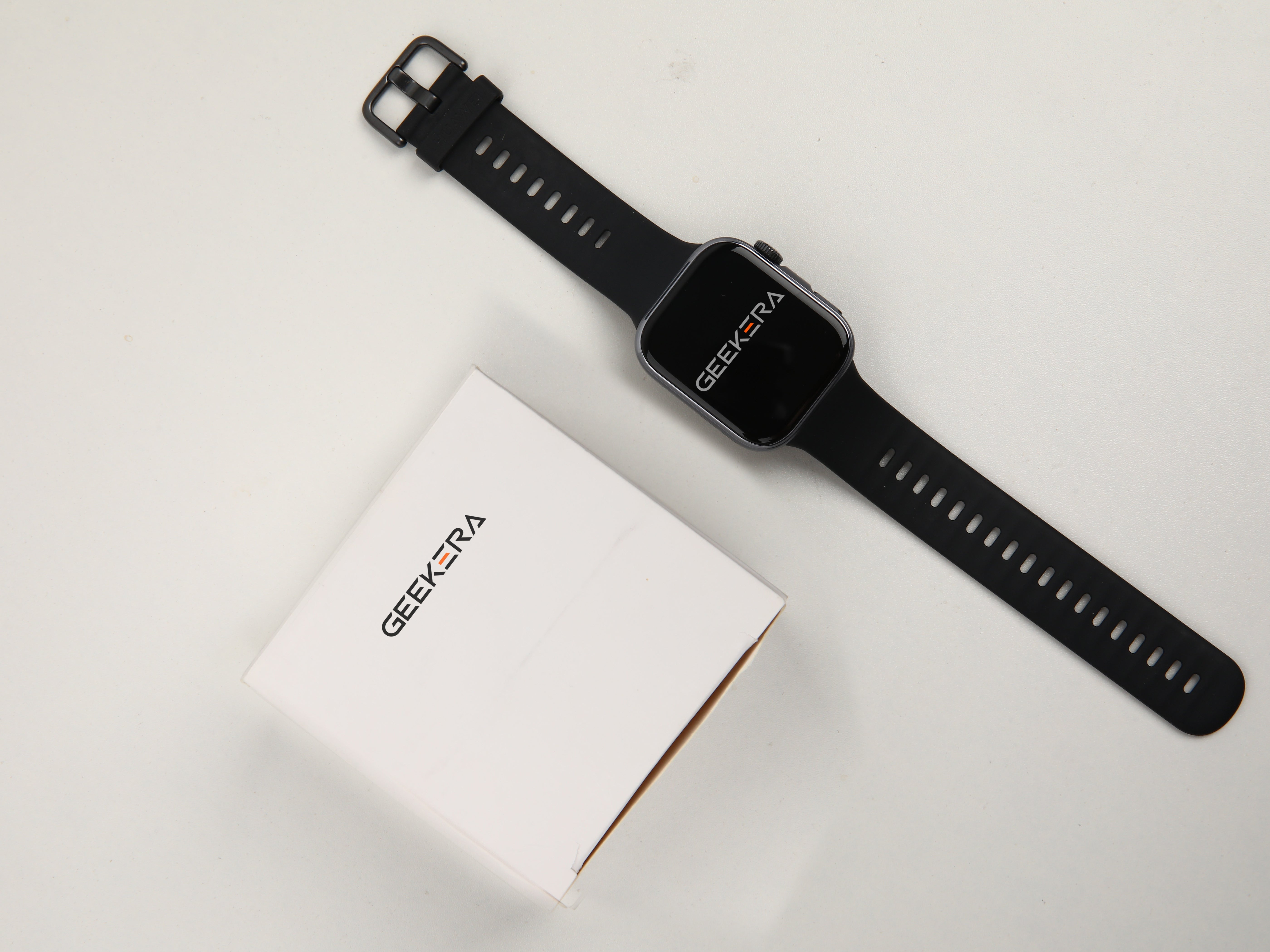 Smart Watch Fits for Android and IPhone, IP68, for Gift, Black