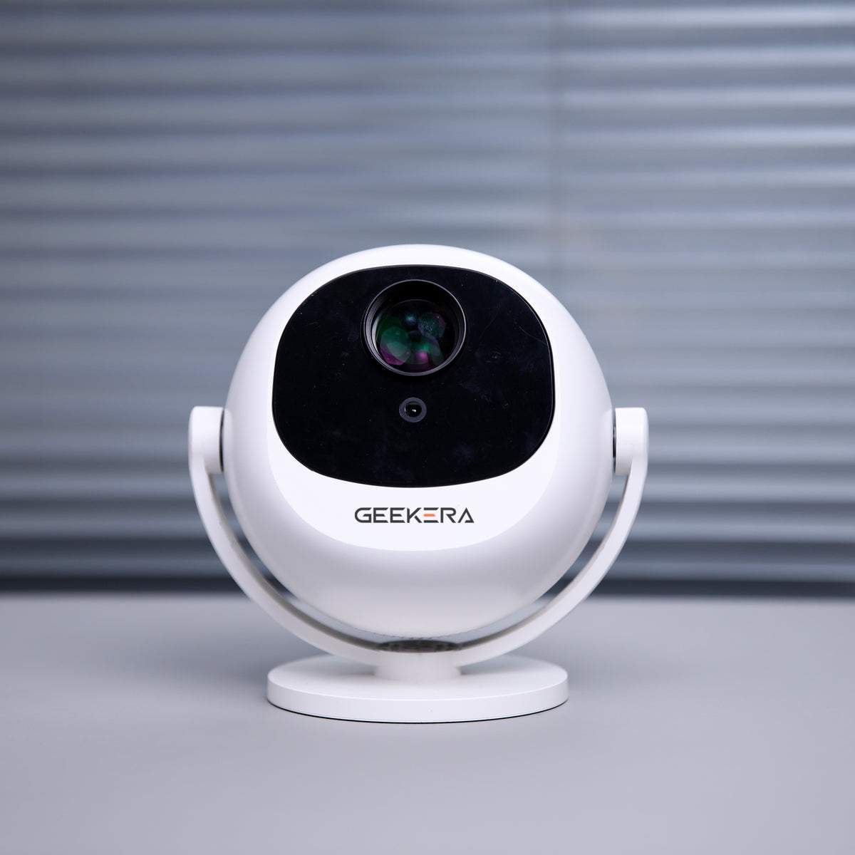Mini-Beamer mit WiFi 6 und Bluetooth, tragbarer Filmprojektor, 4K-Unterstützung